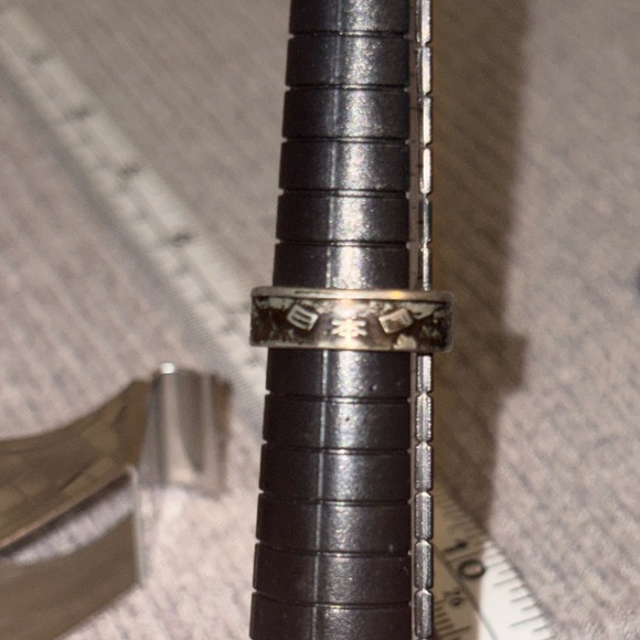 Vintage size 4.5 silver tone floral ring made out of Japanese 50 yen coin - Picture 6 of 6